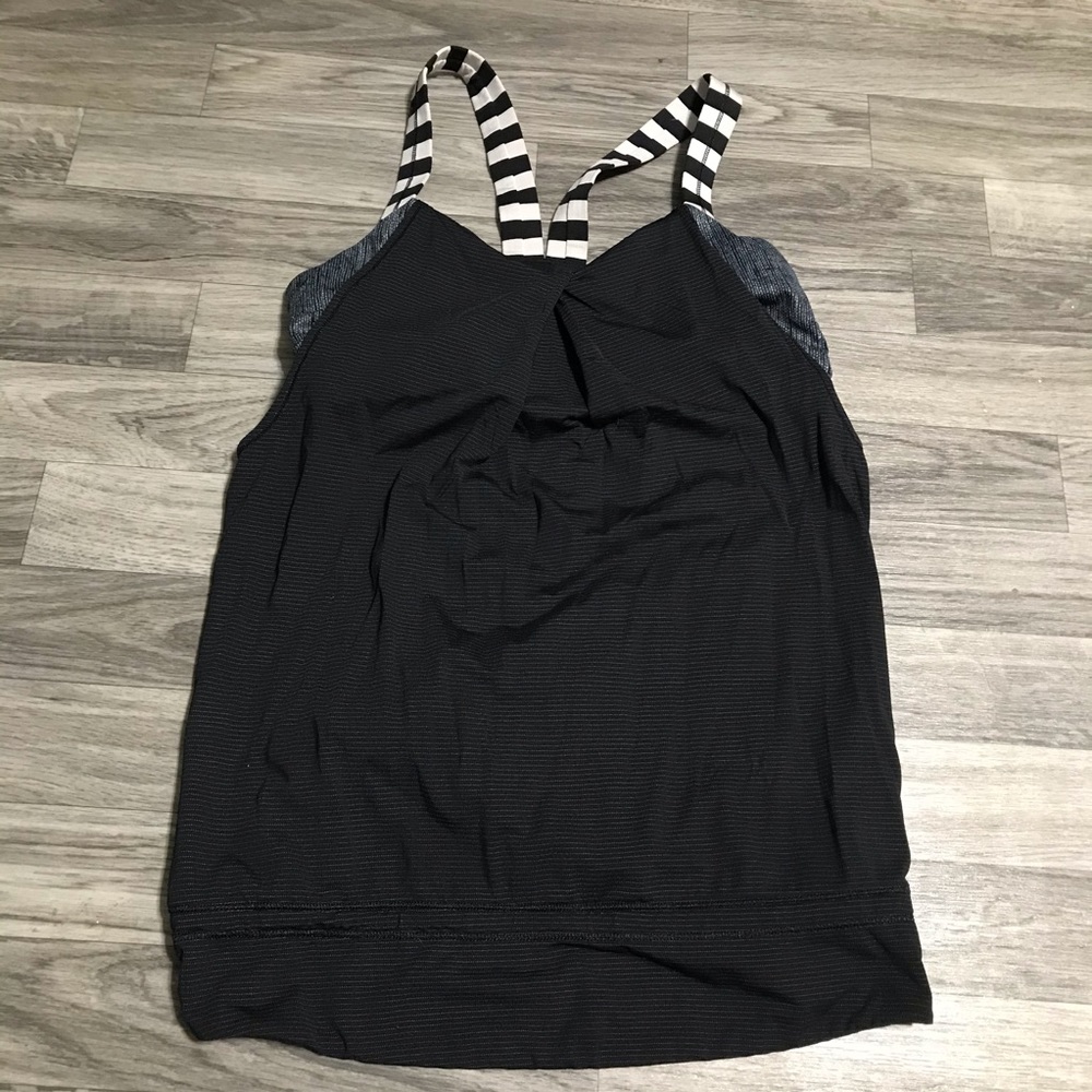 Lululemon Black and White built in bra; size 6